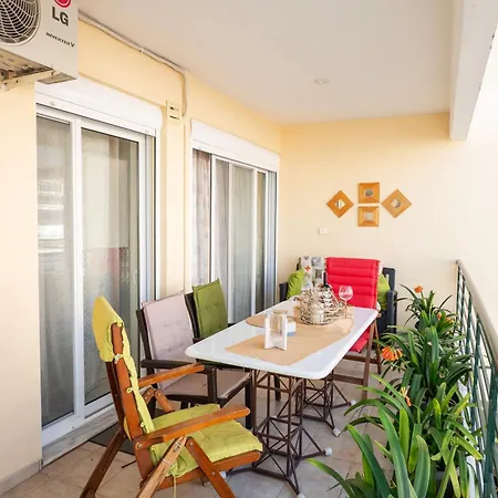 όμορφο διαμέρισμα!200 μετρα από τη θάλασσα! Apartment Kalamata