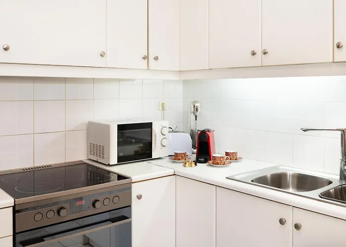 όμορφο διαμέρισμα!200 μετρα από τη θάλασσα! Apartamento Calamata