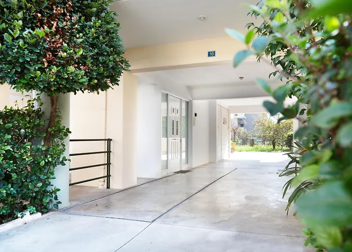 όμορφο διαμέρισμα!200 μετρα από τη θάλασσα! Apartamento Calamata